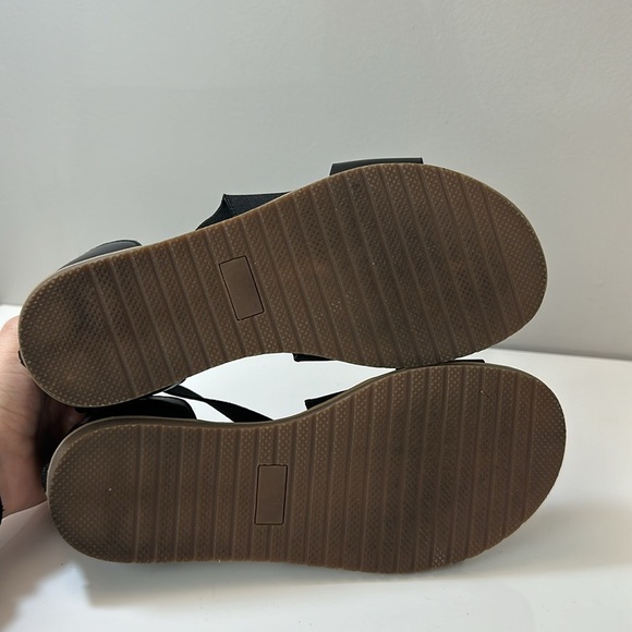 Torrid Stretch Ankle Sandals Size 7W - Picture 9 of 15